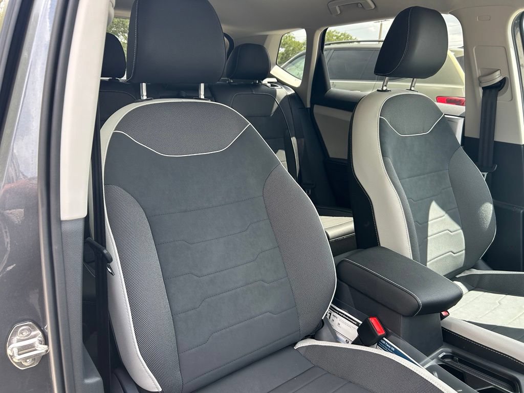 New 2026 Volkswagen Taos SE FWD image 31