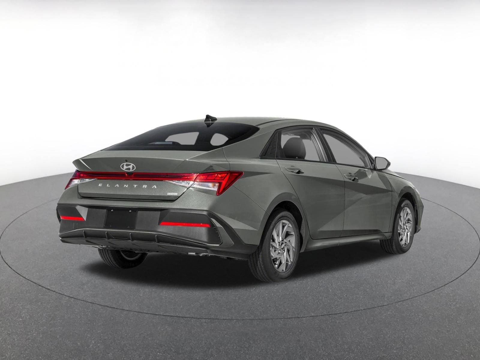 Used 2026 Hyundai Elantra Hybrid FWD video 2