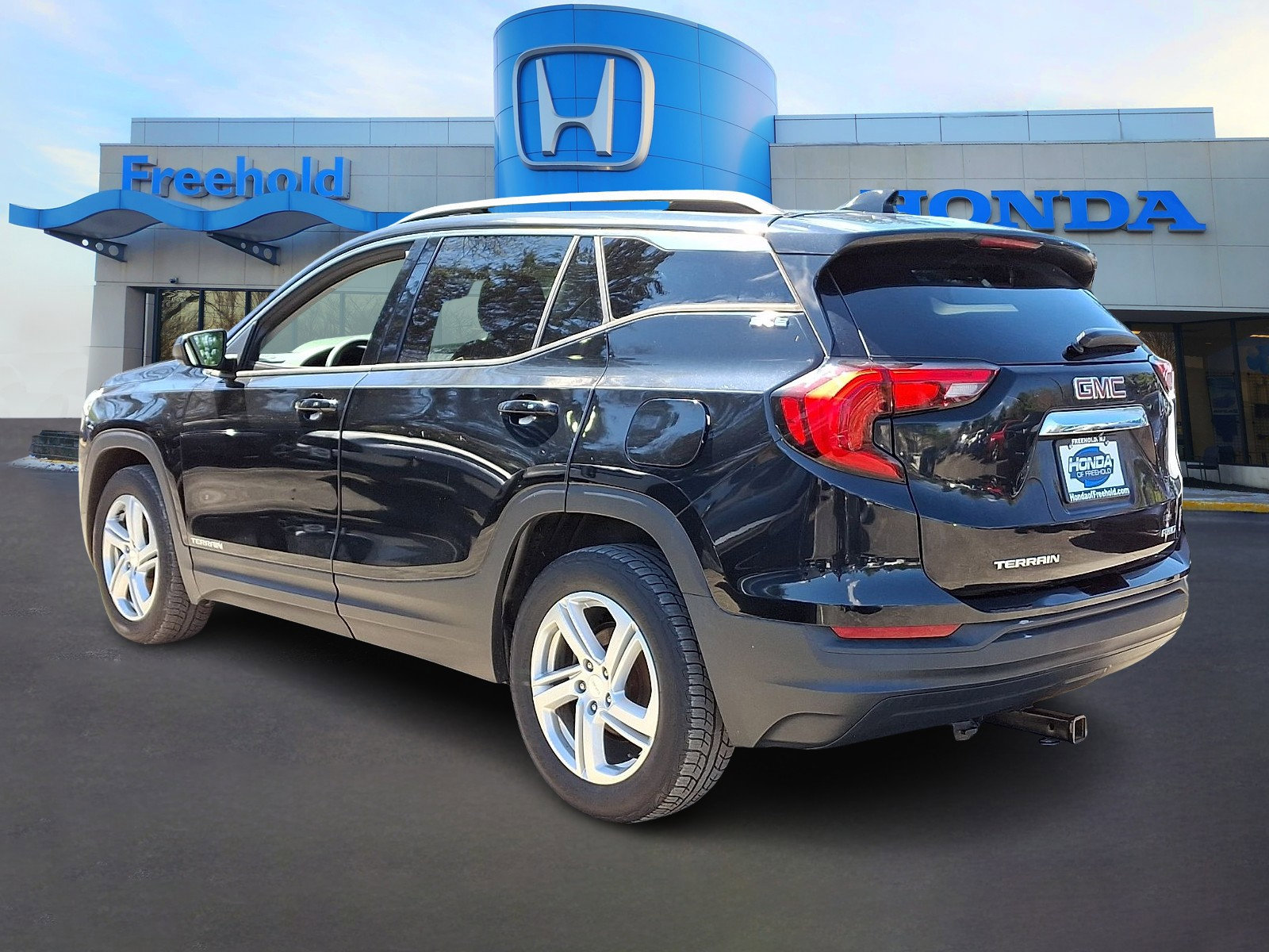 Used 2019 GMC Terrain SLE w/ Driver Convenience Package image 5