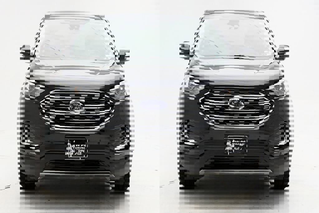 Used 2023 Ford Edge Titanium AWD/4WD image 5