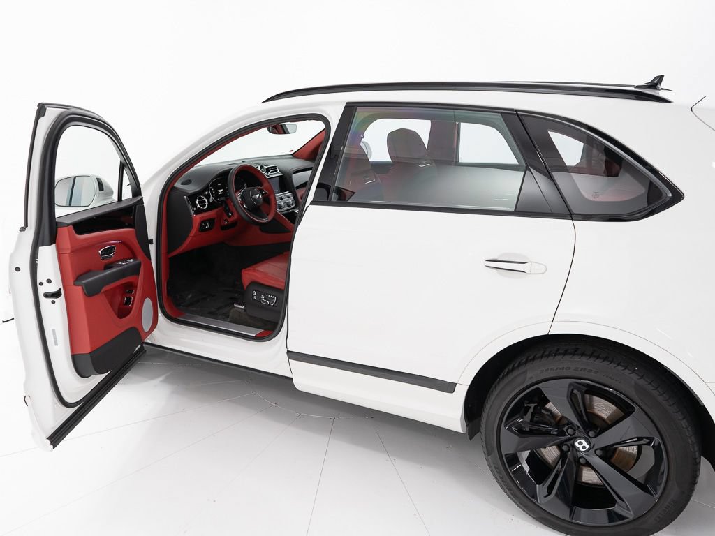 Certified 2023 Bentley Bentayga AWD/4WD image 9