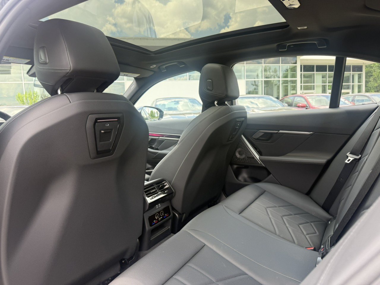 Certified 2026 BMW i5 M60 w/ M Sport Package RWD image 15