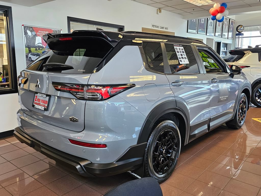 New 2026 Mitsubishi Outlander AWD image 4