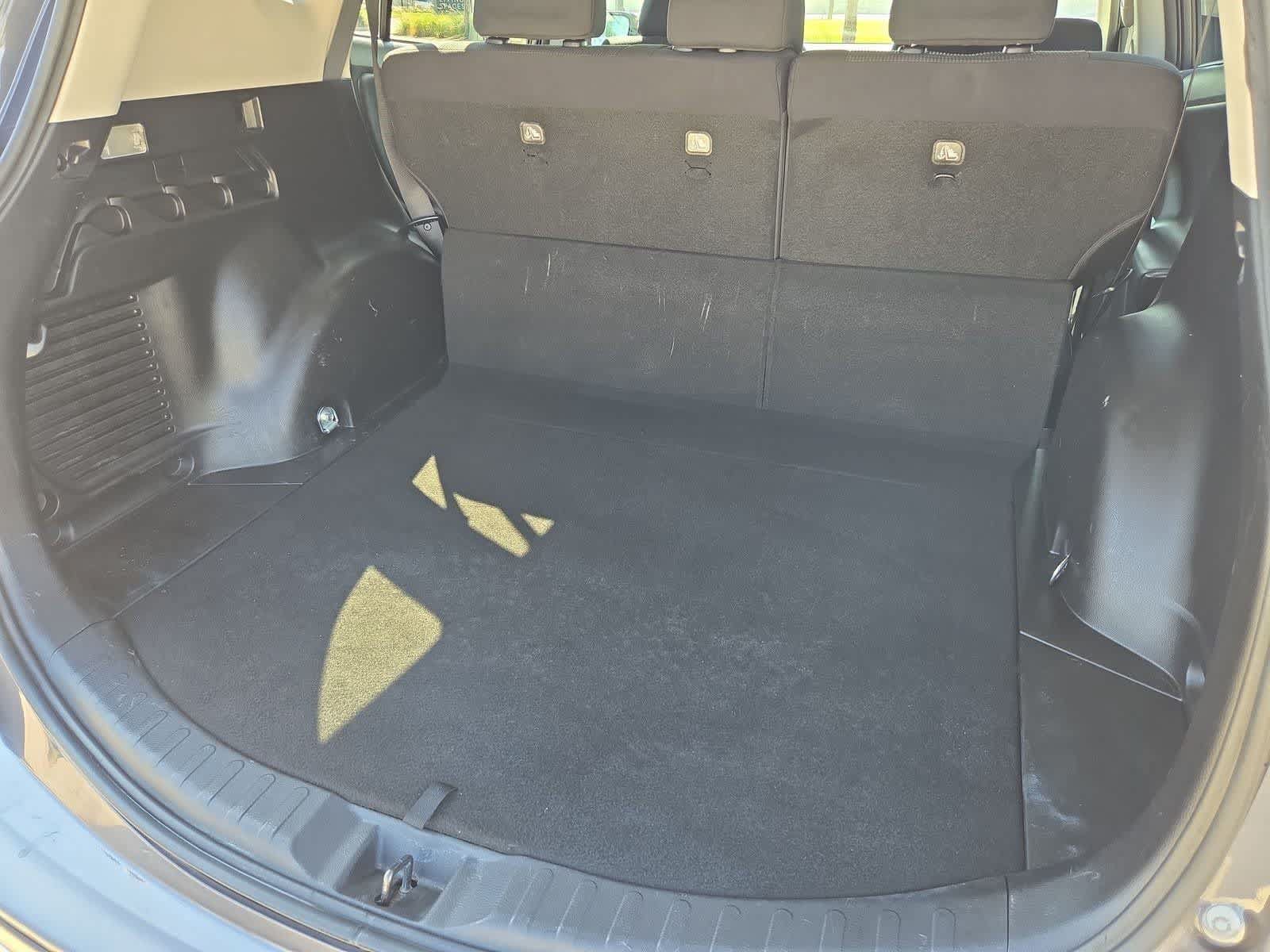 Used 2018 Toyota RAV4 XLE FWD image 33