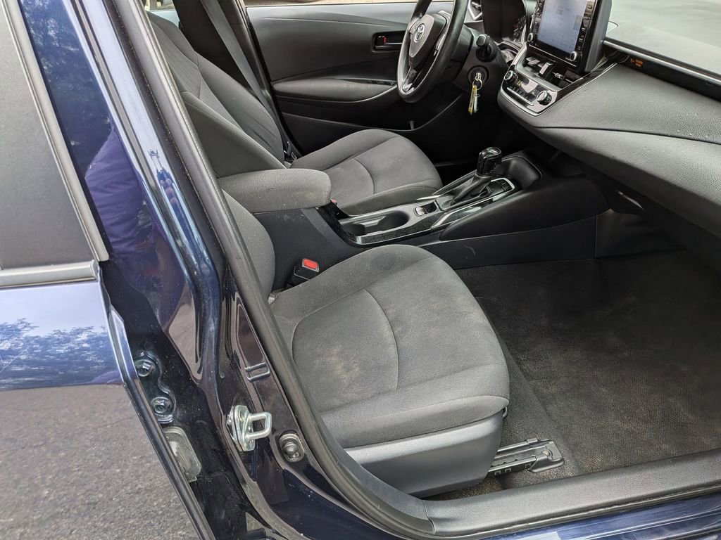Used 2022 Toyota Corolla LE FWD image 27