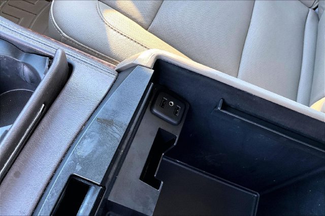 Used 2019 Chevrolet Tahoe Premier AWD/4WD image 16