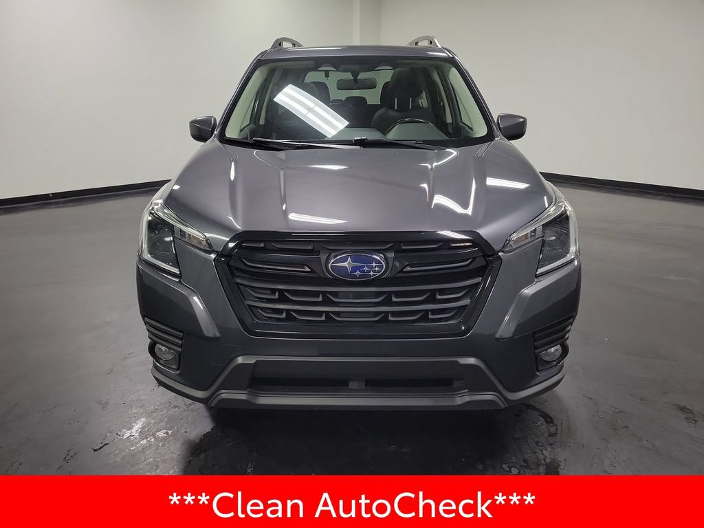 Used 2022 Subaru Forester Premium AWD/4WD image 3