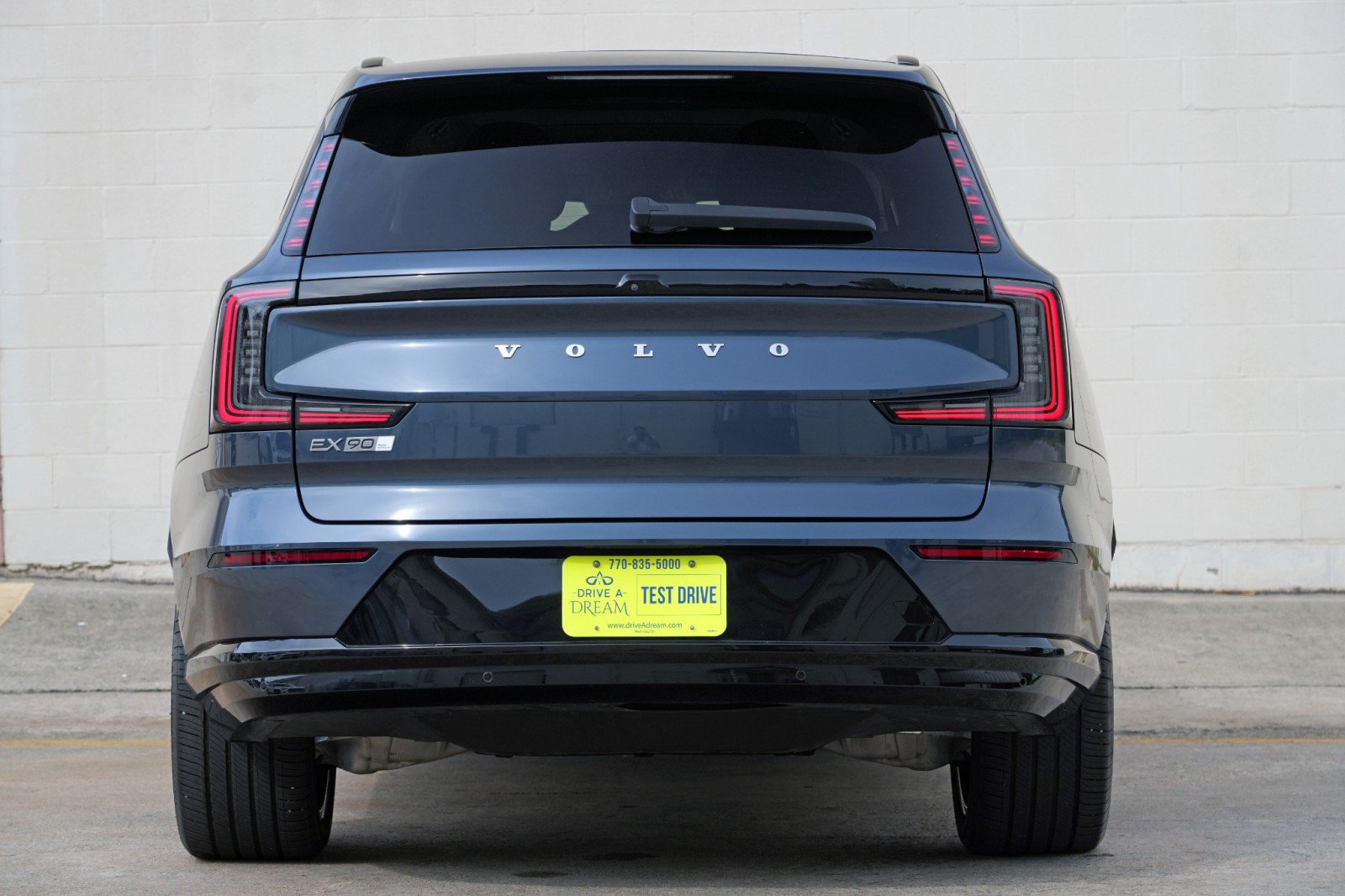 Used 2025 Volvo EX90 Ultra AWD/4WD image 11