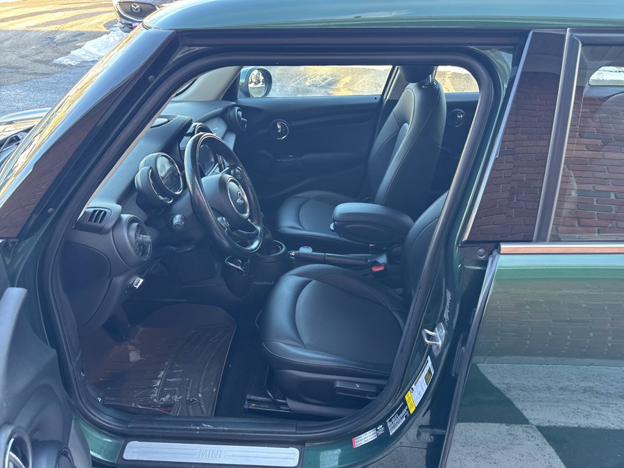 Used 2017 MINI Cooper 4-Door Hardtop image 16