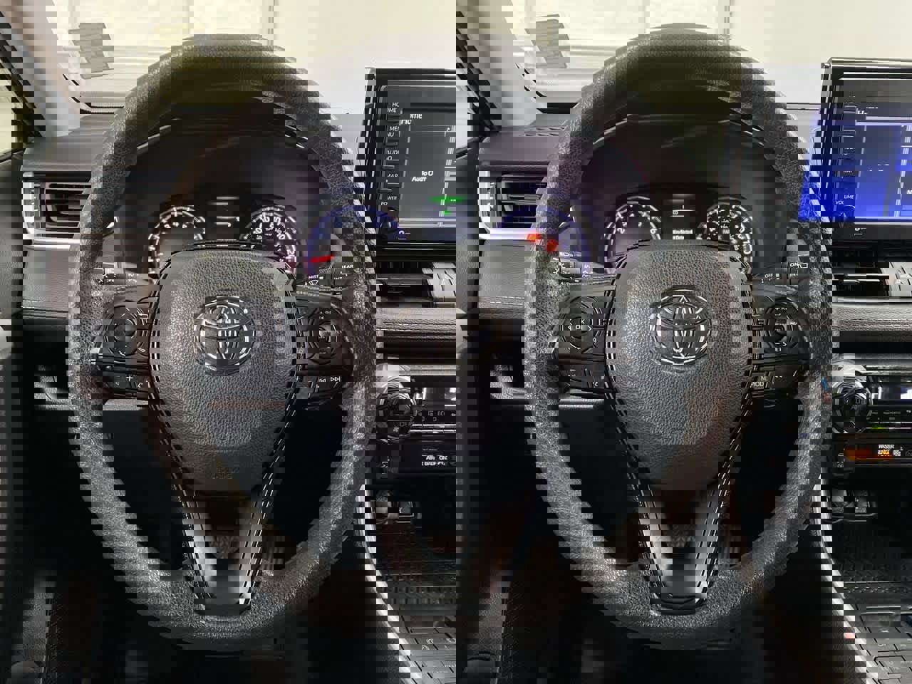 Used 2021 Toyota RAV4 XLE image 20