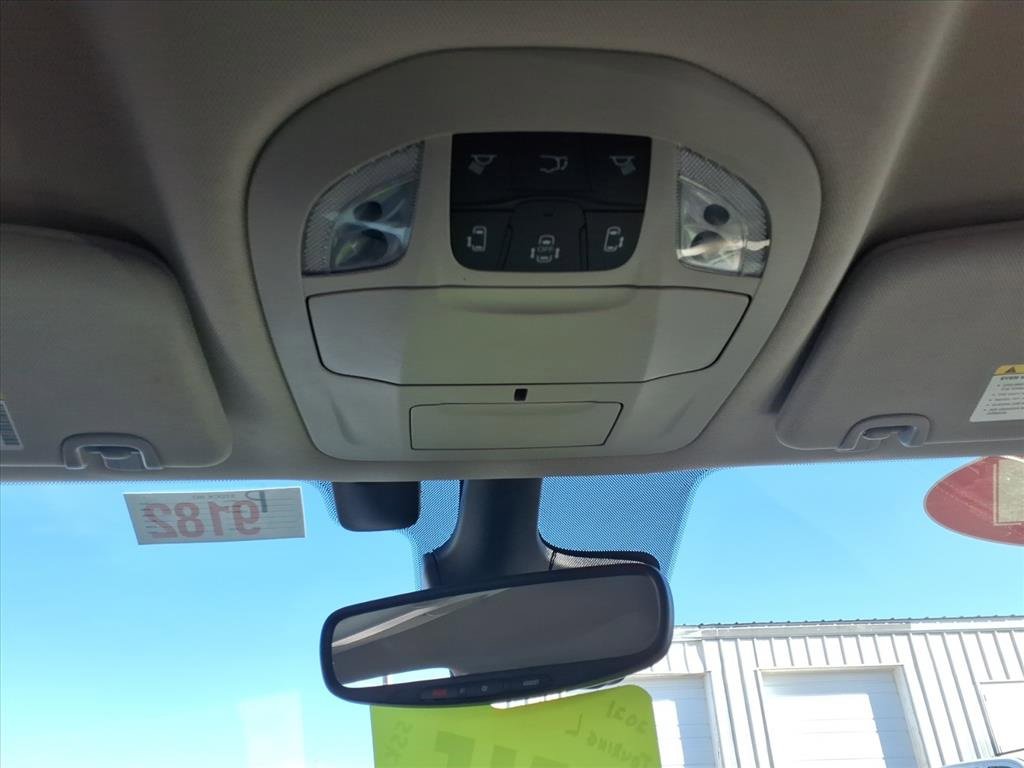 Used 2021 Chrysler Pacifica Touring-L image 24