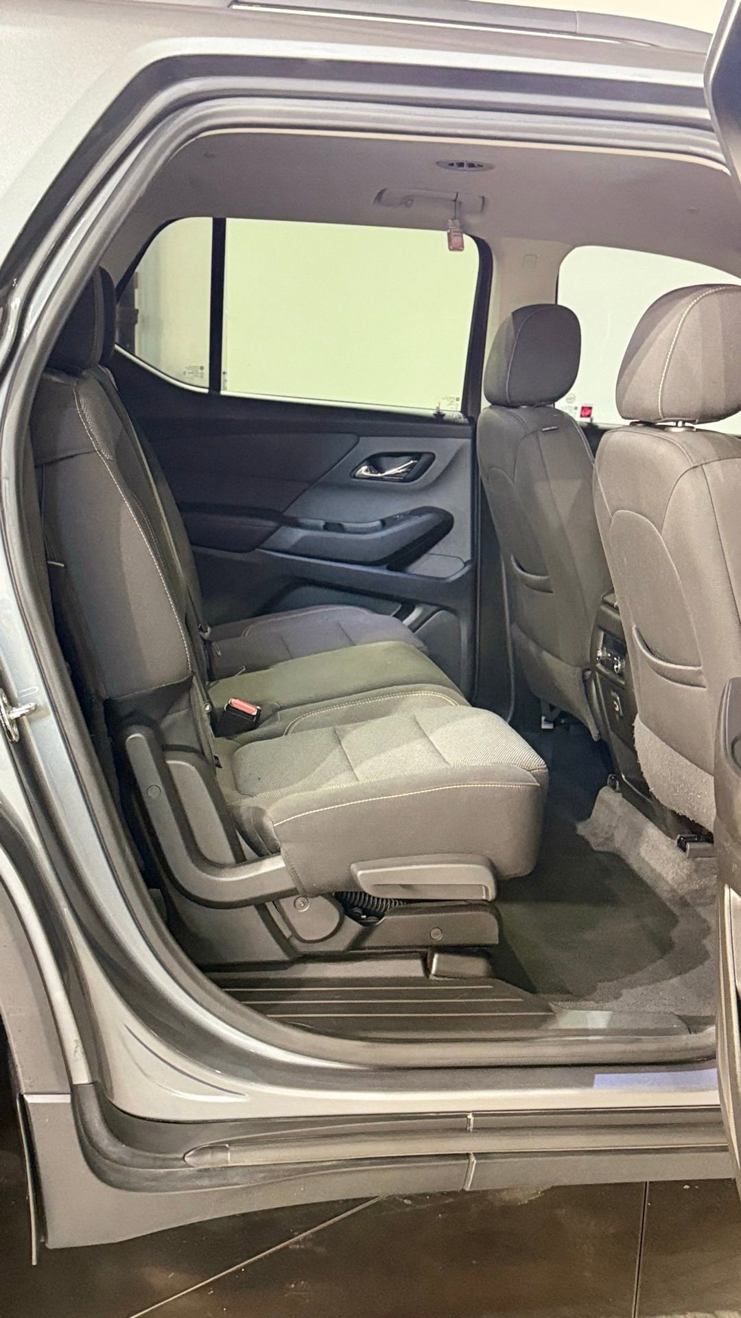 Used 2020 Chevrolet Traverse LT image 59