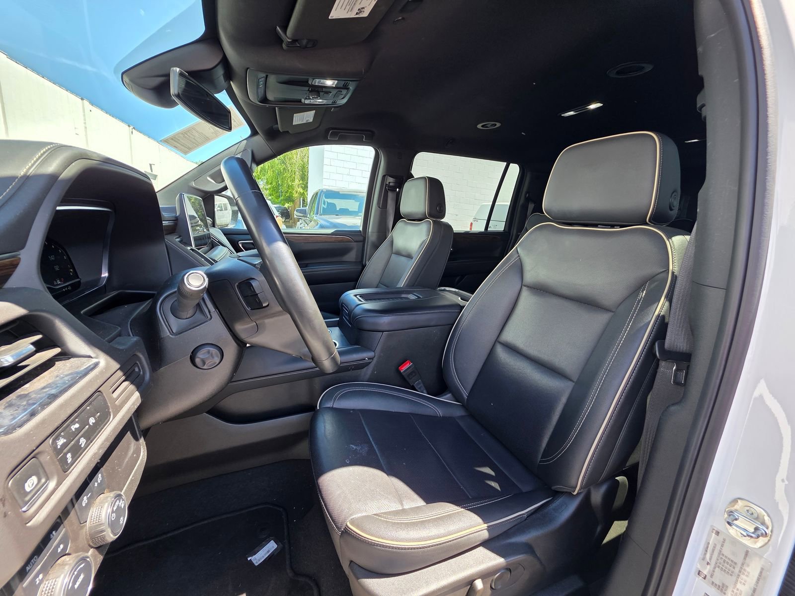 Used 2024 Chevrolet Suburban Premier AWD/4WD image 11