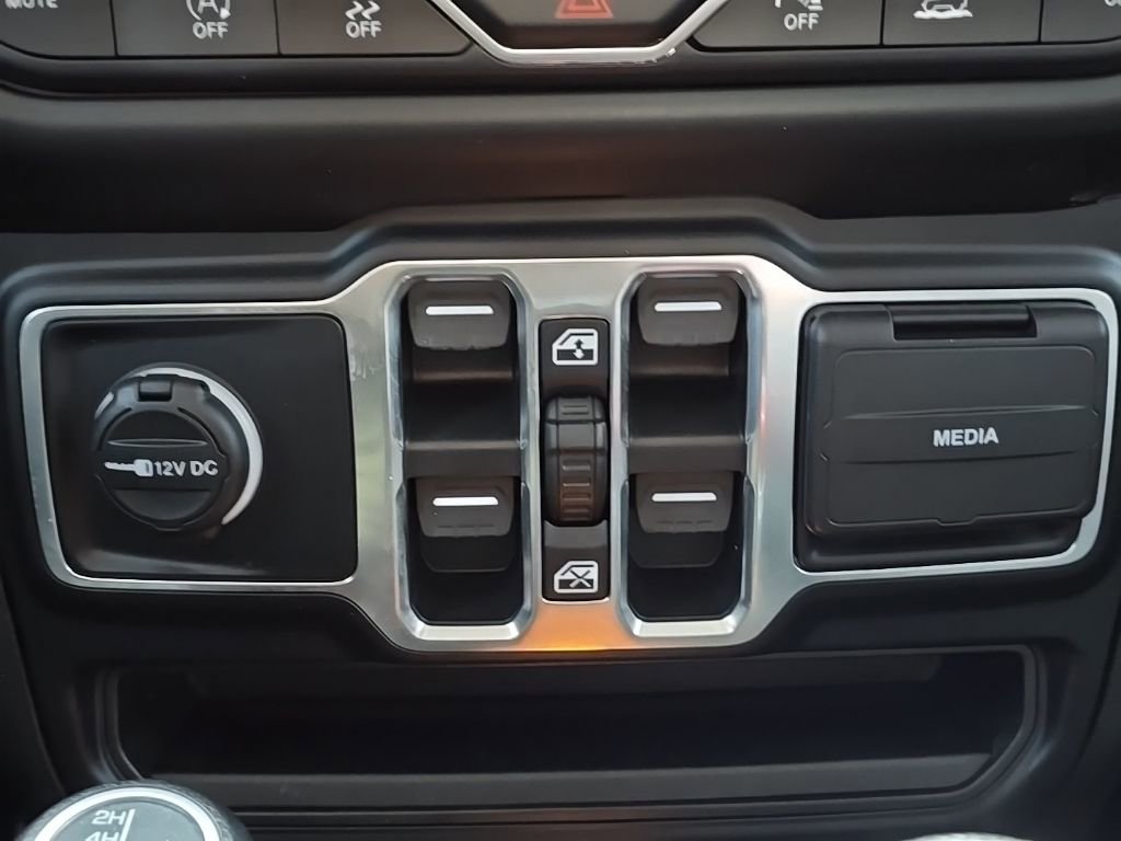 Used 2021 Jeep Gladiator Willys image 41