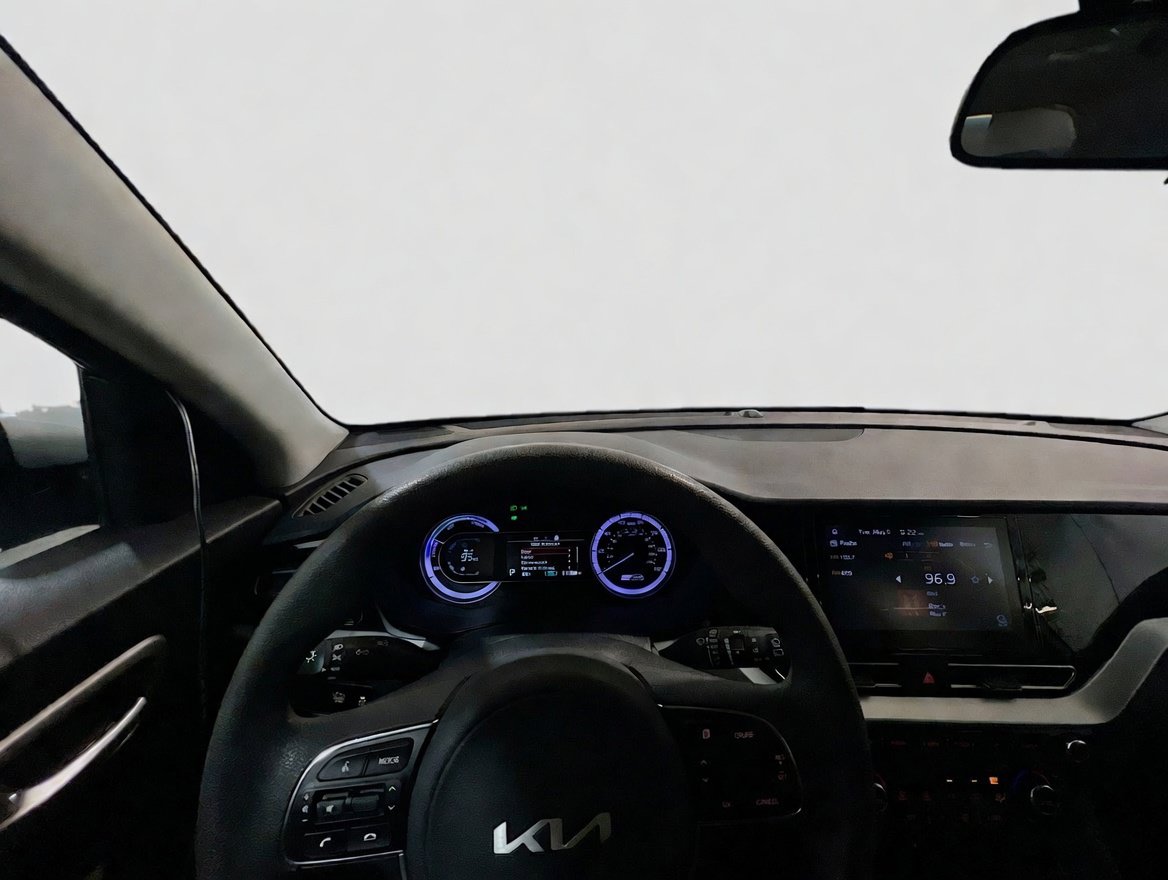 Used 2022 Kia Niro LX FWD image 7