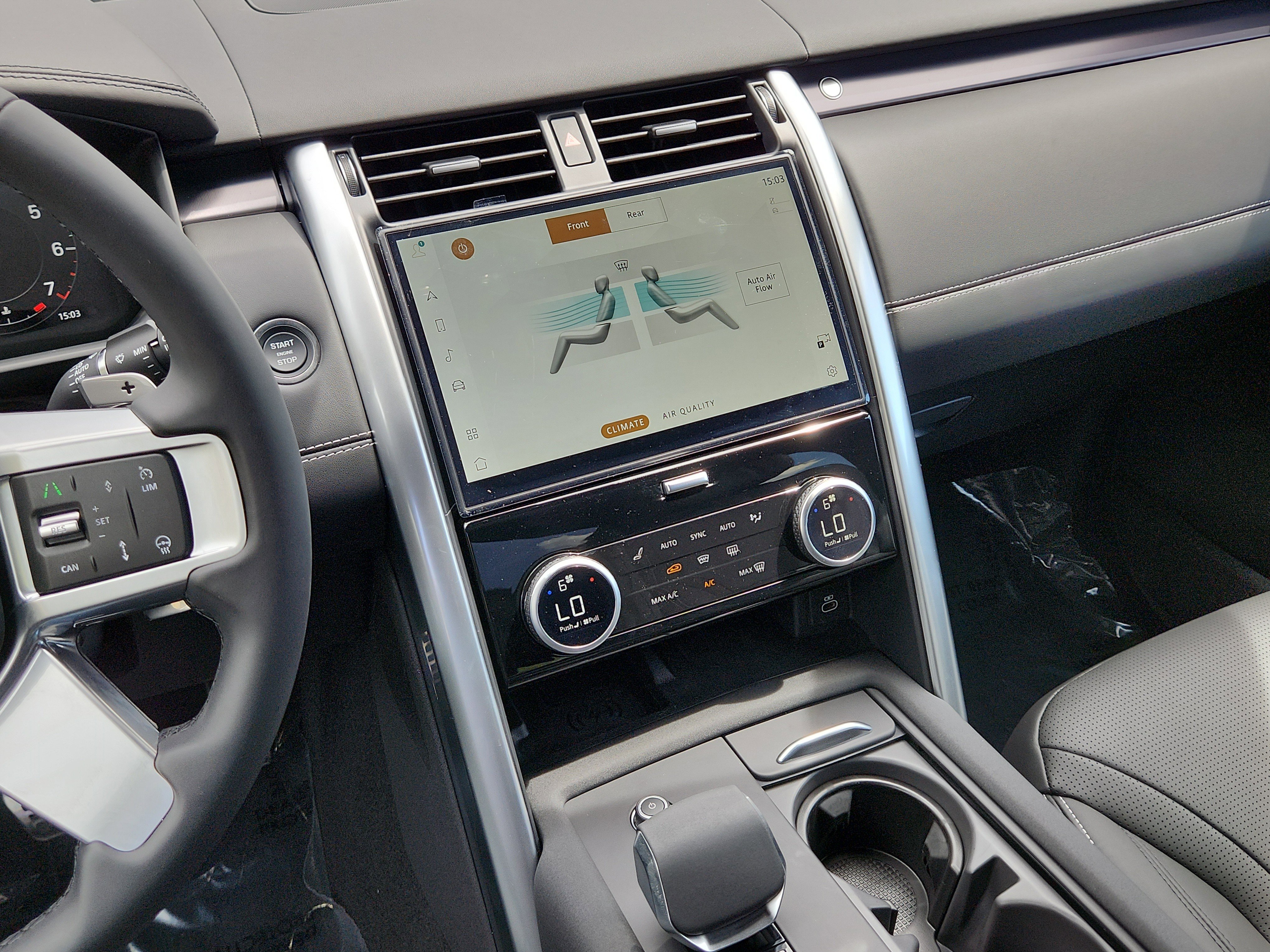New 2025 Land Rover Discovery Metropolitan Edition image 14