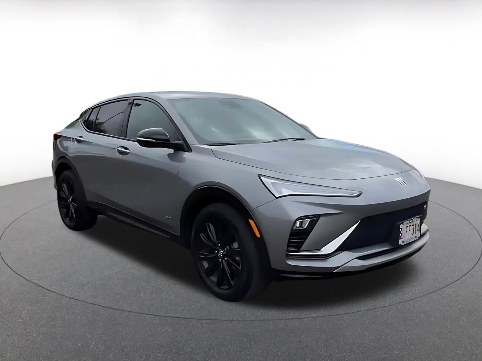 Used 2025 Buick Envista Sport Touring image 3