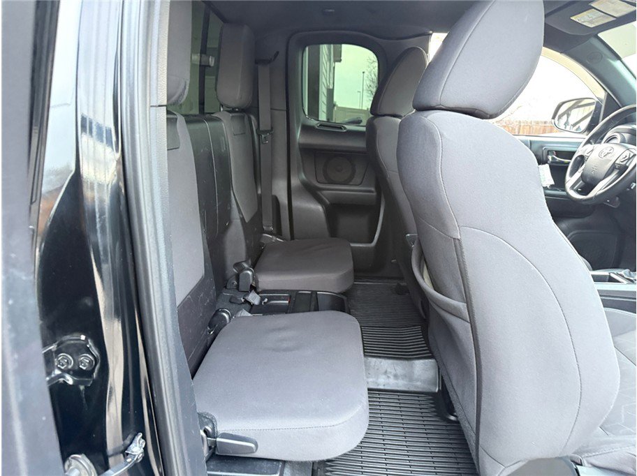 Used 2016 Toyota Tacoma TRD Sport w/ Towing Package AWD/4WD image 35