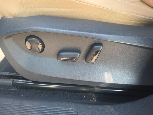 Used 2022 Volkswagen Tiguan SE AWD/4WD image 26