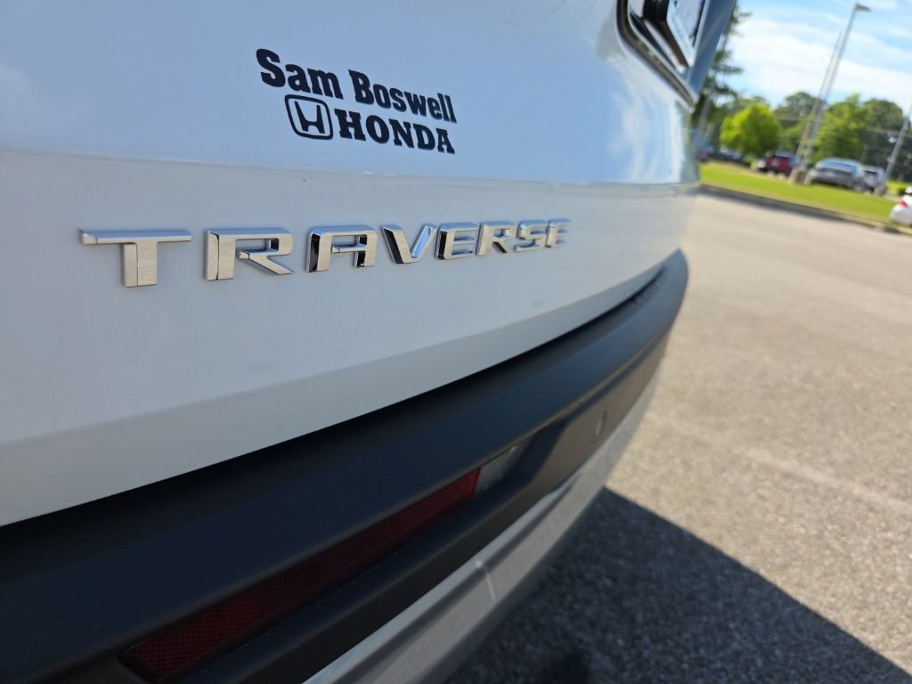 Used 2025 Chevrolet Traverse LT w/ Driver Confidence Package FWD image 30
