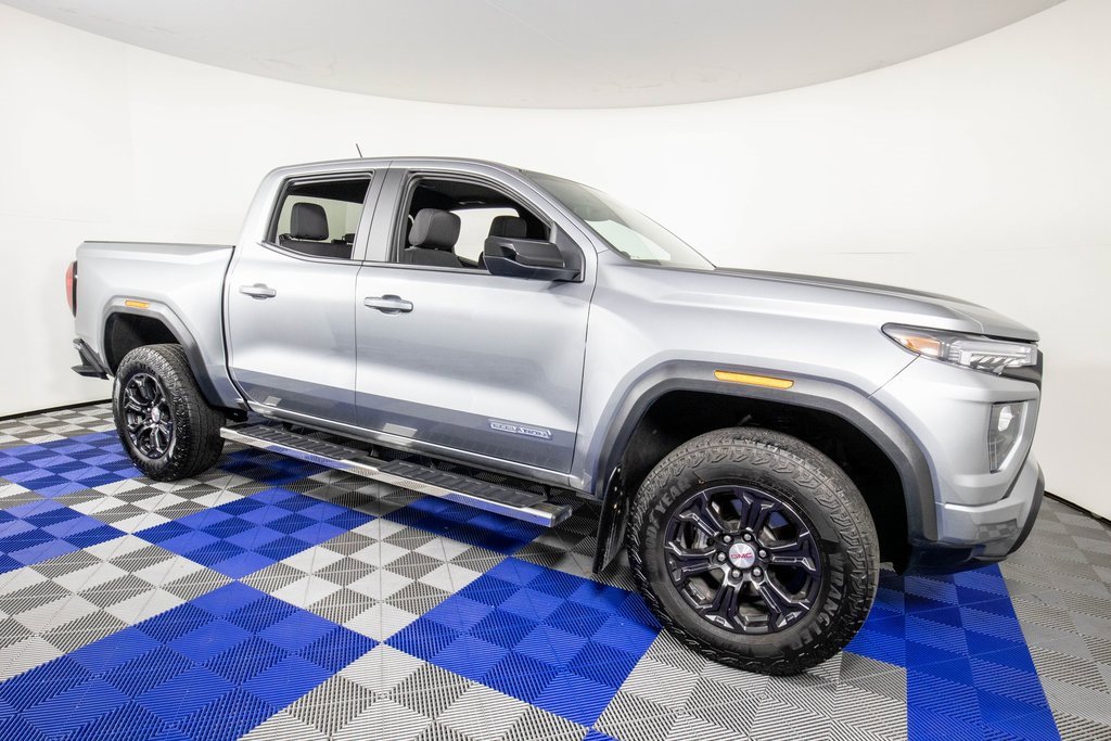 Used 2024 GMC Canyon Elevation image 3