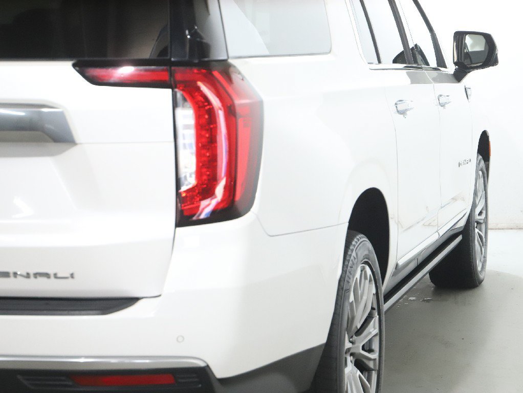 Used 2021 GMC Yukon XL Denali w/ Denali Ultimate Package AWD/4WD image 50