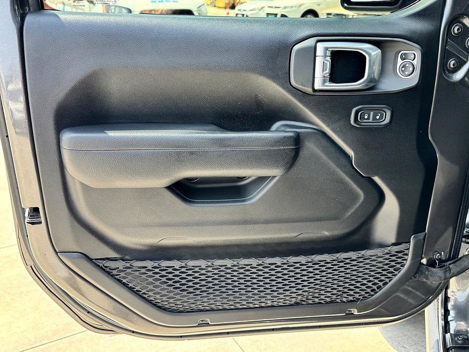 Used 2022 Jeep Gladiator Sport image 18