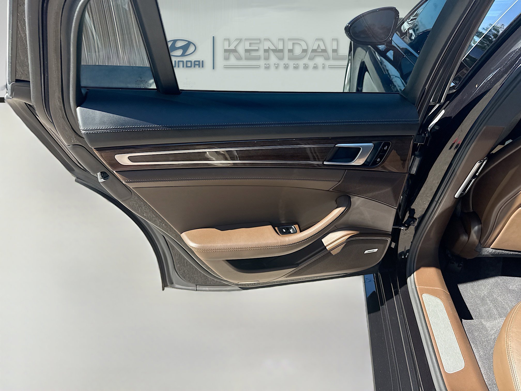 Used 2020 Porsche Panamera 4 image 23