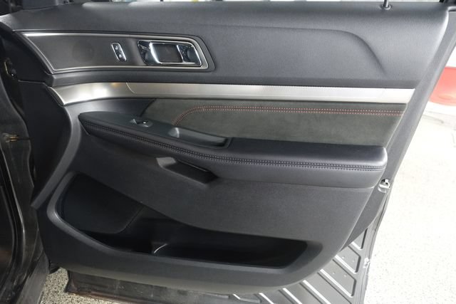 Used 2018 Ford Explorer XLT w/ Equipment Group 202A AWD/4WD image 27