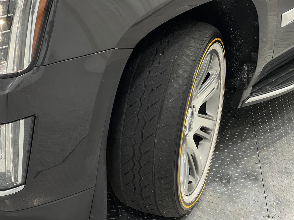 Used 2016 Cadillac Escalade ESV Luxury image 34