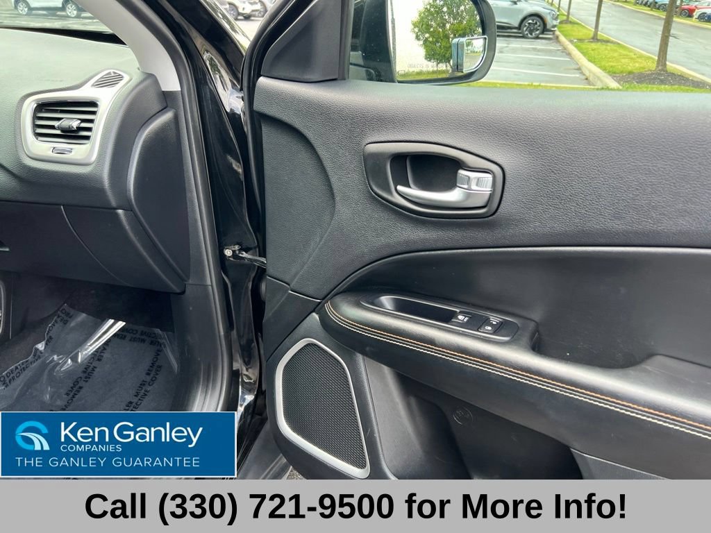 Used 2019 Jeep Compass Latitude AWD/4WD image 57