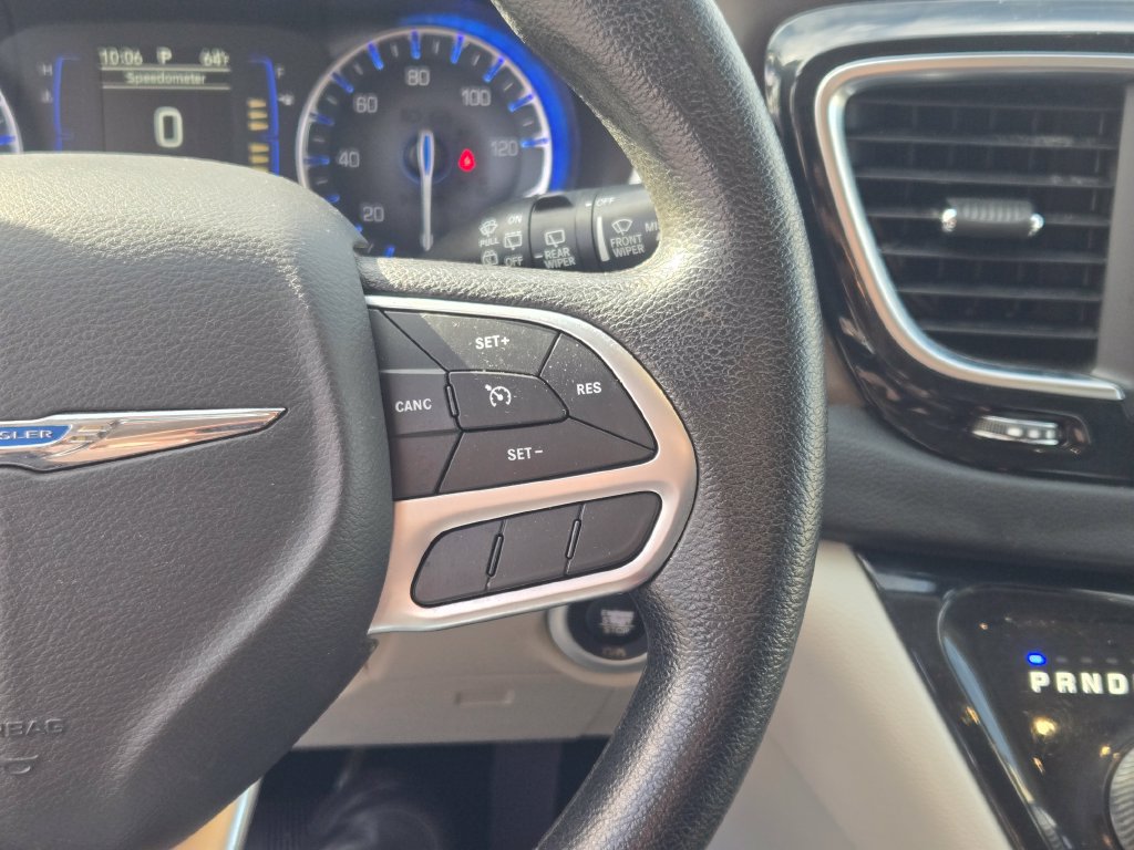 Used 2019 Chrysler Pacifica LX FWD image 38