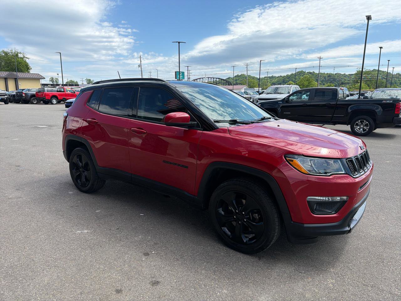 Used 2018 Jeep Compass Latitude AWD/4WD image 3