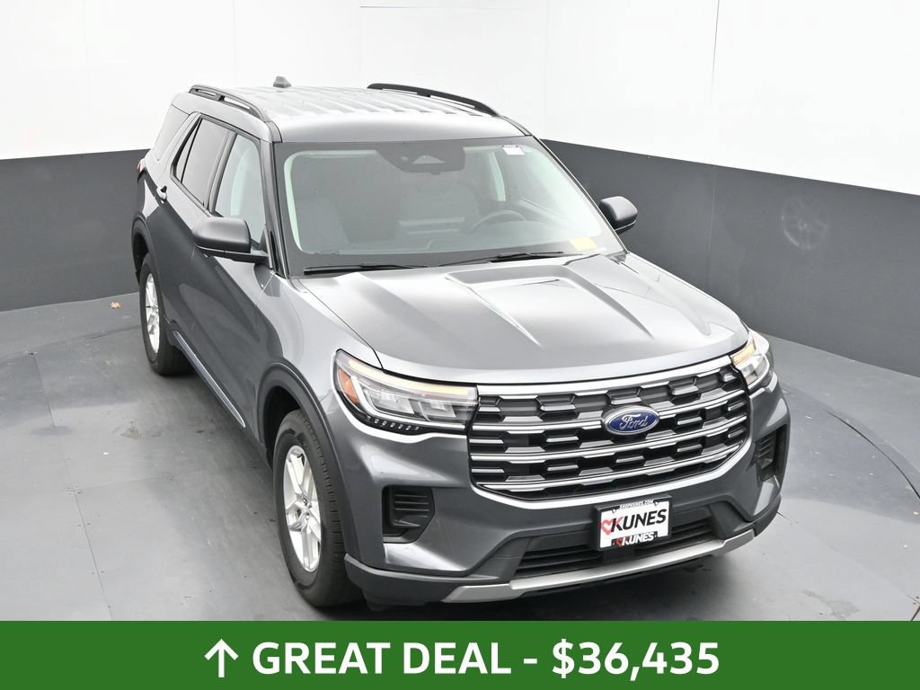 Used 2025 Ford Explorer Active AWD/4WD image 36