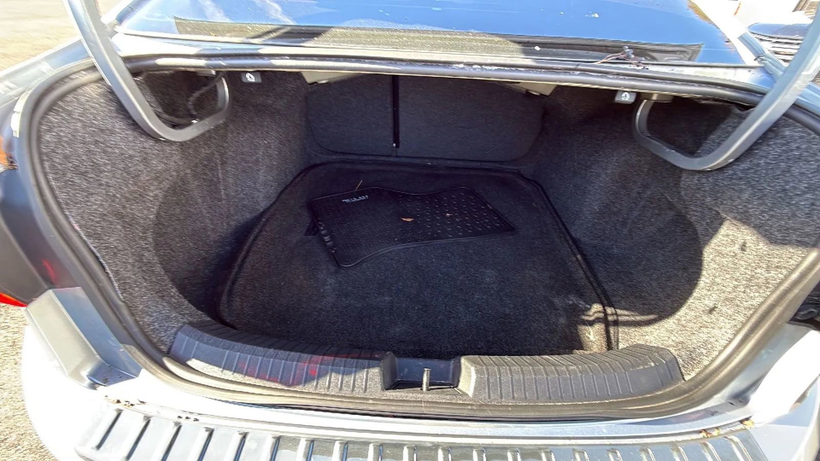 Used 2019 Volkswagen Jetta R-Line w/ R-Line Cold Weather Package image 45