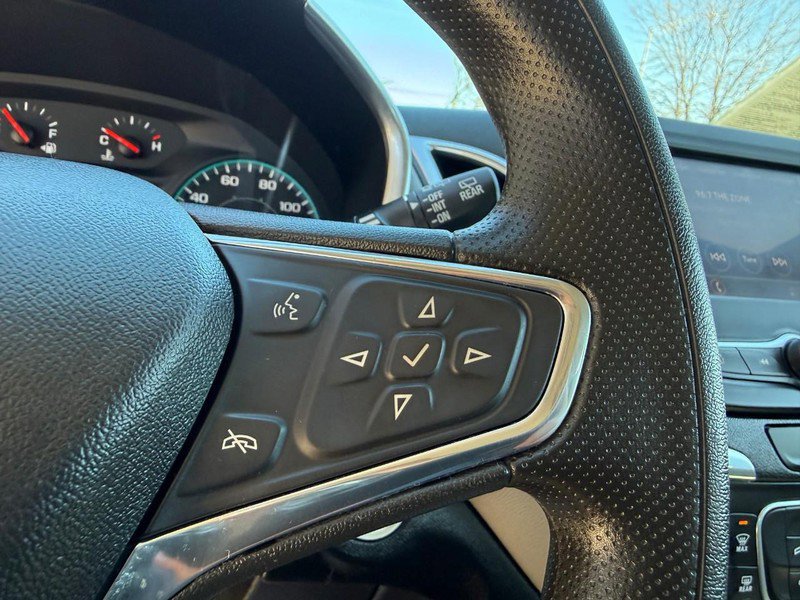 Used 2020 Chevrolet Equinox LS AWD/4WD image 23