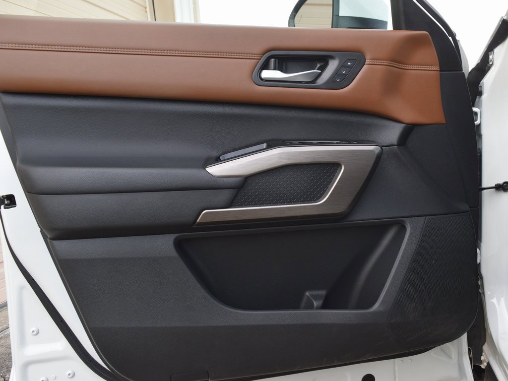 Used 2024 Nissan Pathfinder Platinum image 30