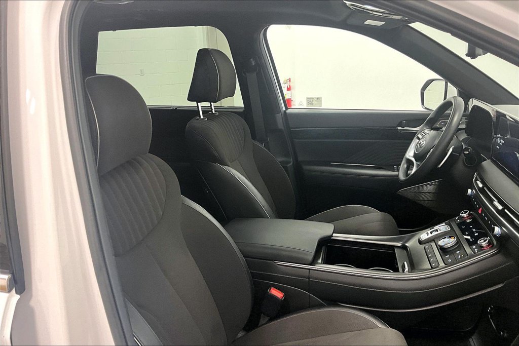 Used 2025 Hyundai Palisade AWD image 7