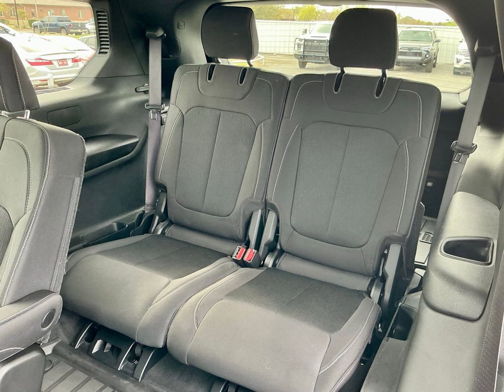 Used 2025 Jeep Grand Cherokee L Laredo RWD image 28