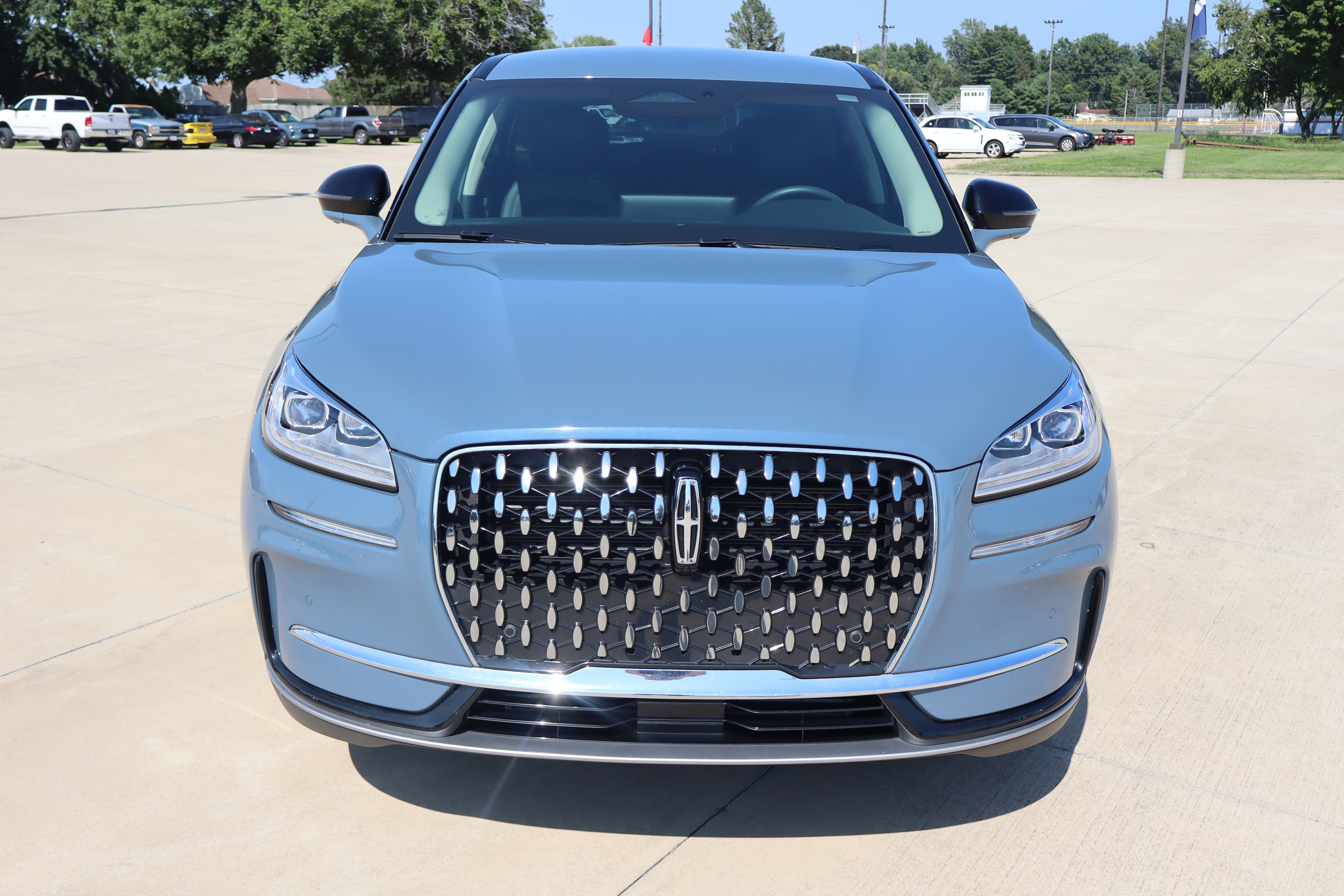 Used 2025 Lincoln Corsair Reserve AWD/4WD image 2