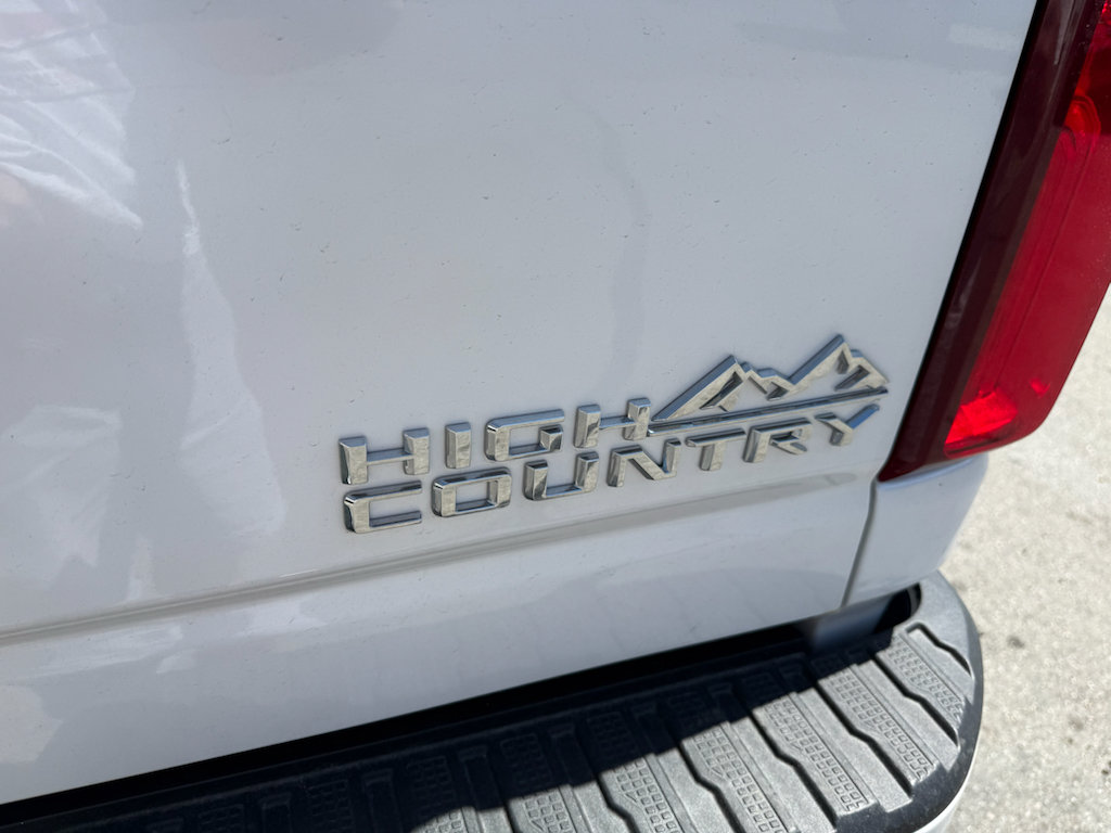 Used 2024 Chevrolet Silverado 3500 High Country w/ High Country Premium Package AWD/4WD image 7