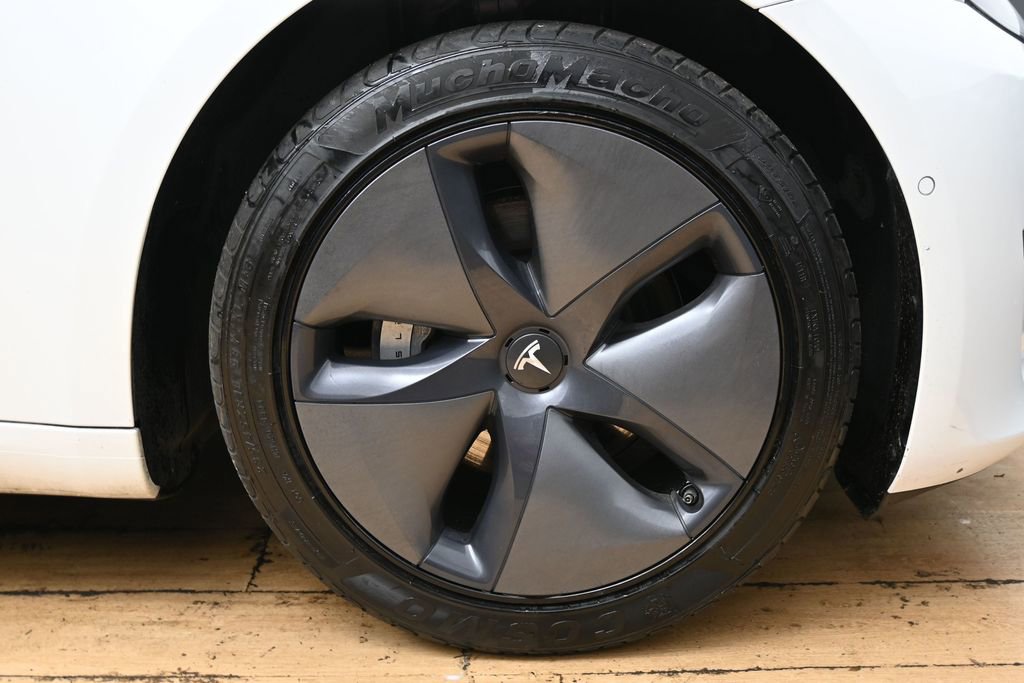 Used 2020 Tesla Model 3 Standard Range RWD image 13