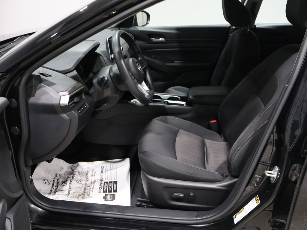 Used 2024 Nissan Altima 2.5 SV image 10