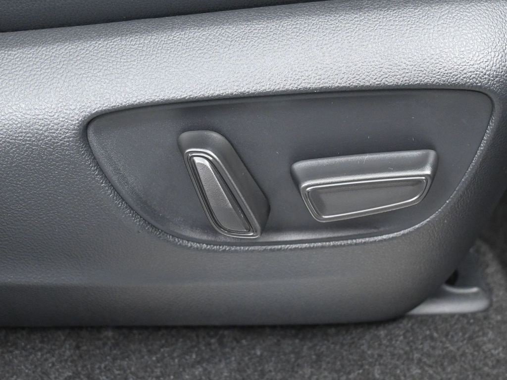 Certified 2024 Toyota Land Cruiser image 40