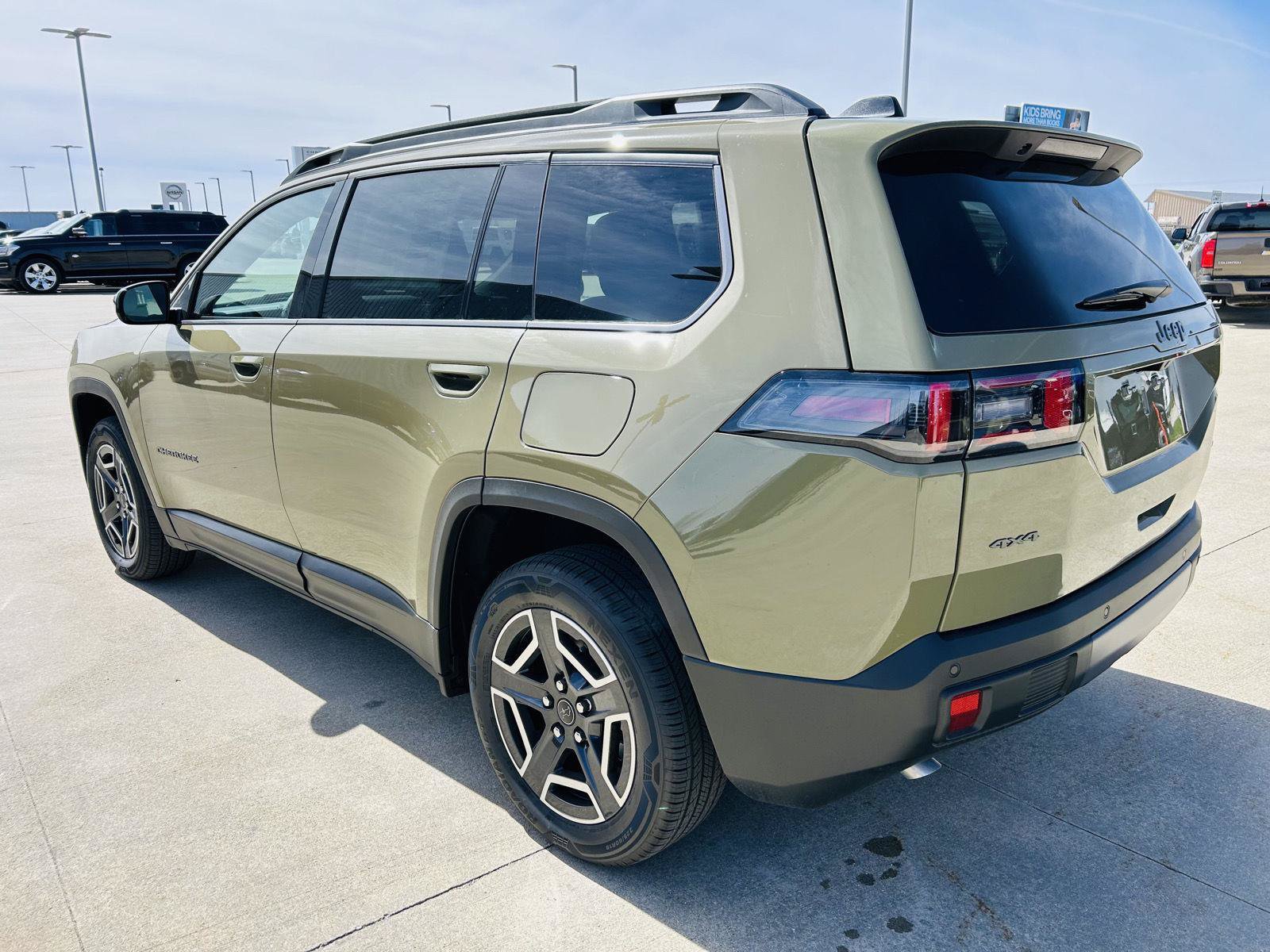 New 2026 Jeep Cherokee Laredo AWD/4WD image 34