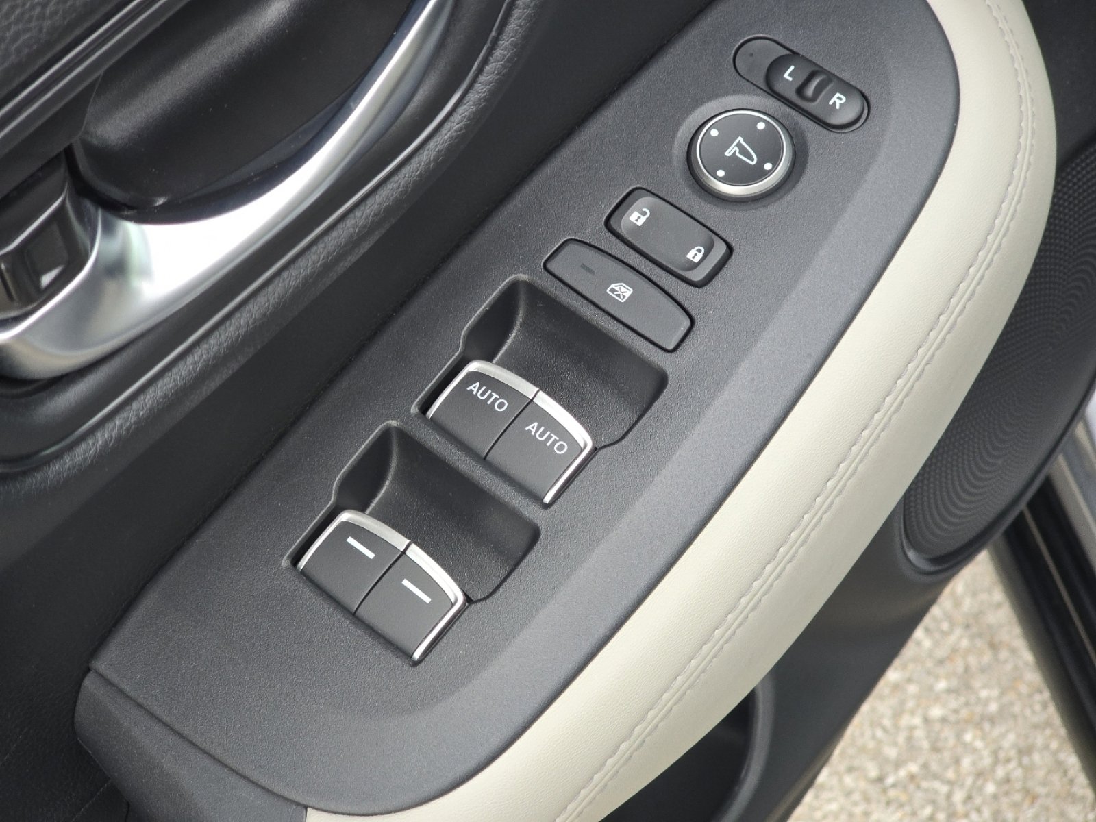 Certified 2024 Honda HR-V EX-L image 26