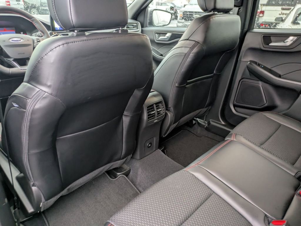 New 2026 Ford Escape ST-Line w/ Cold Weather Package image 40