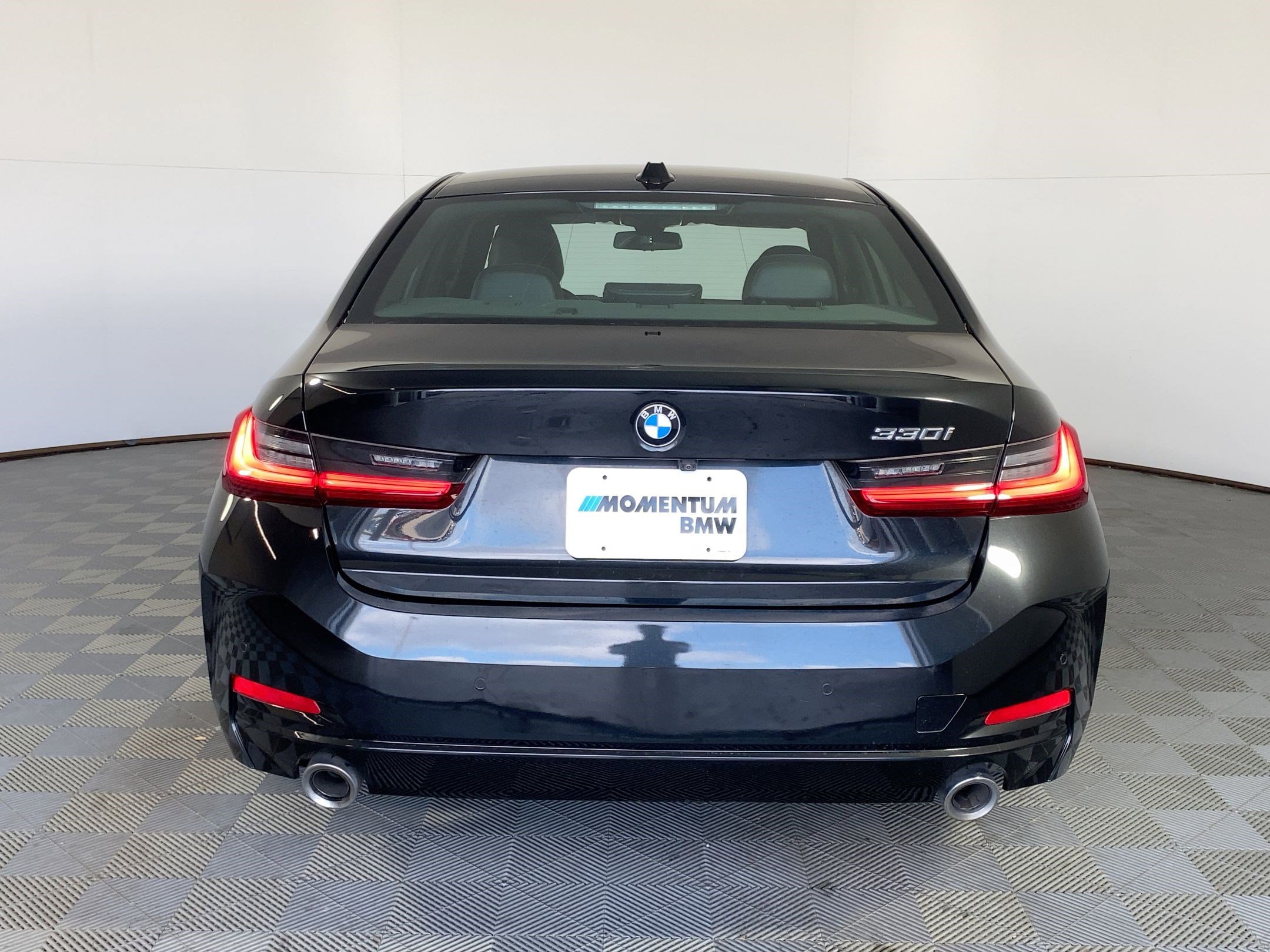 Used 2023 BMW 330i Sedan w/ Premium Package image 8