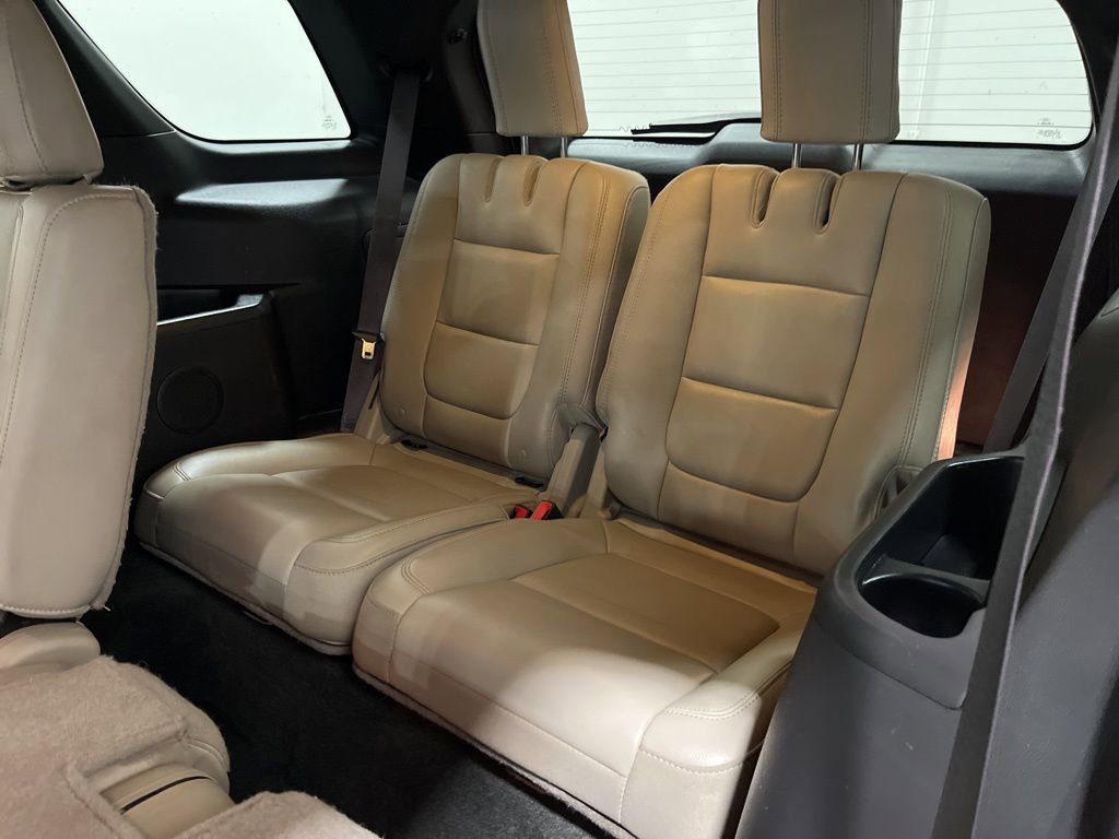 Used 2015 Ford Explorer XLT w/ Equipment Group 202A image 28