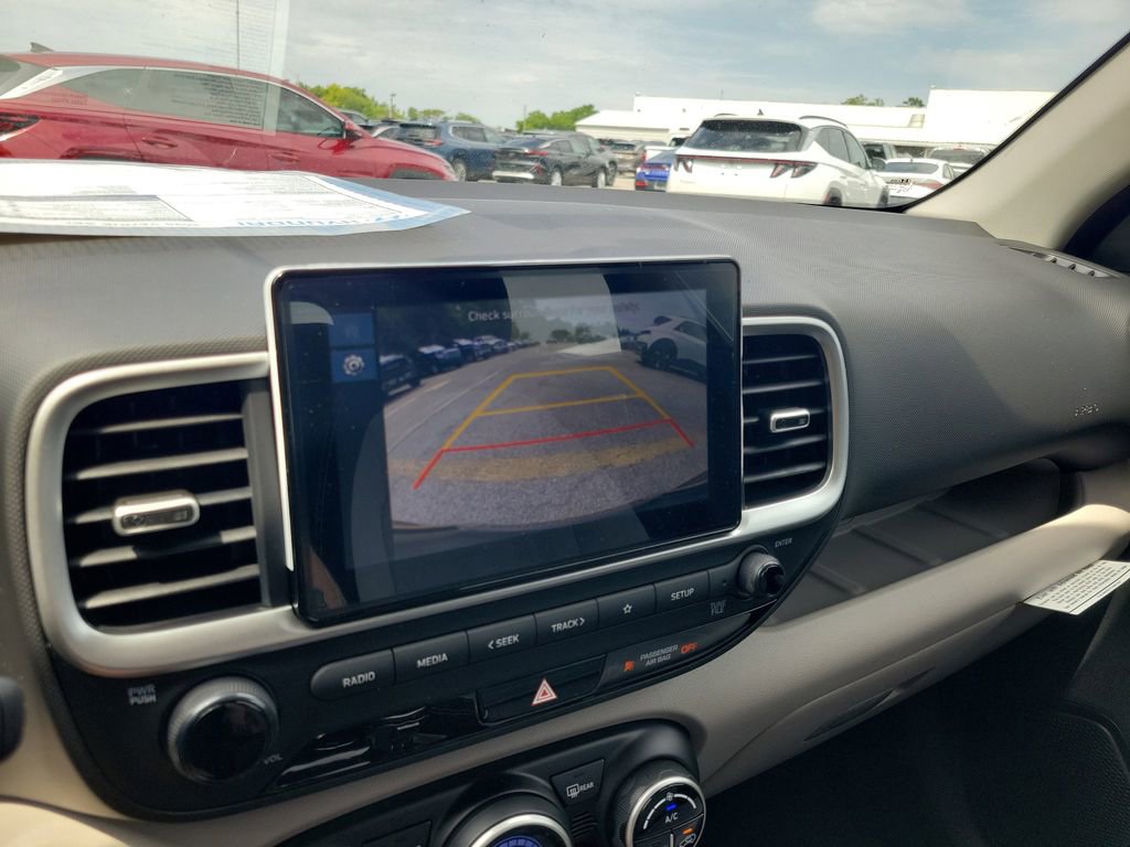 Certified 2025 Hyundai Venue SEL image 23